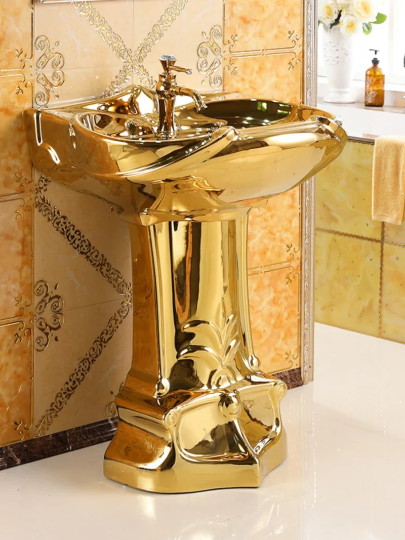 Exklusive Toilette Gold Barock