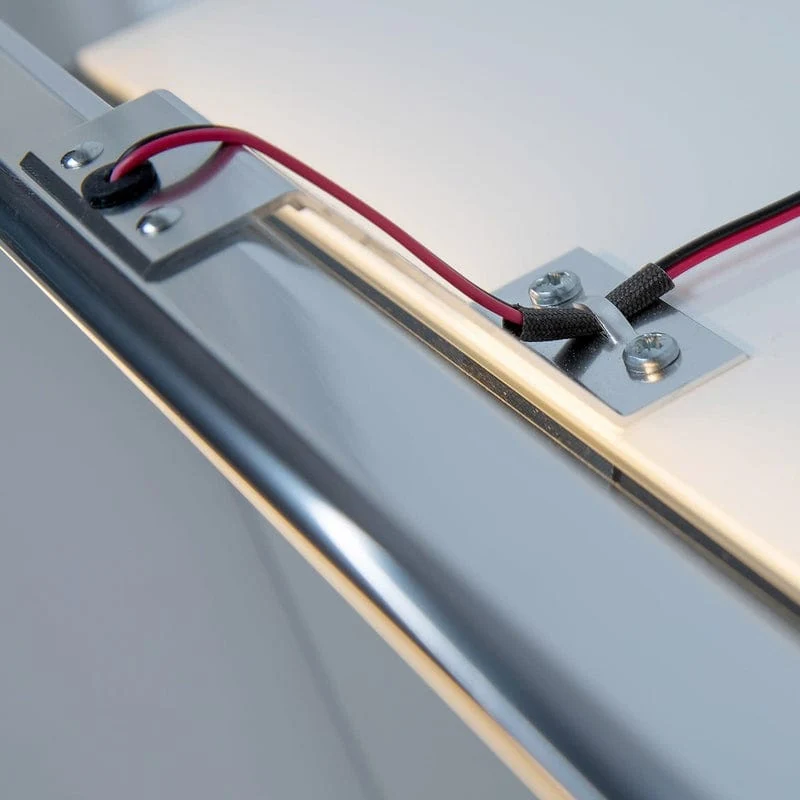 KRONENBACH Plana 2.0 Spiegelschrank 90 cm mit 3 Türen und LED-Aufsatzleuchte