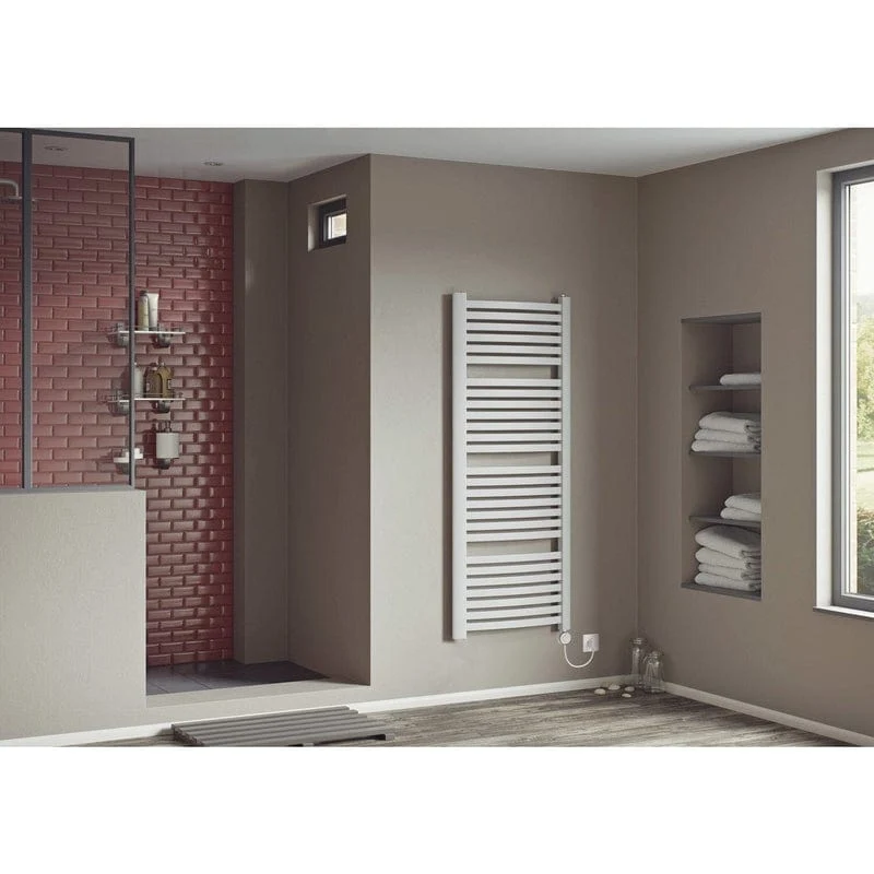 STUROTEC Bath 1 E Badheizkörper 58 x 171 cm, rein elektrisch, mit integr. Raumthermostat