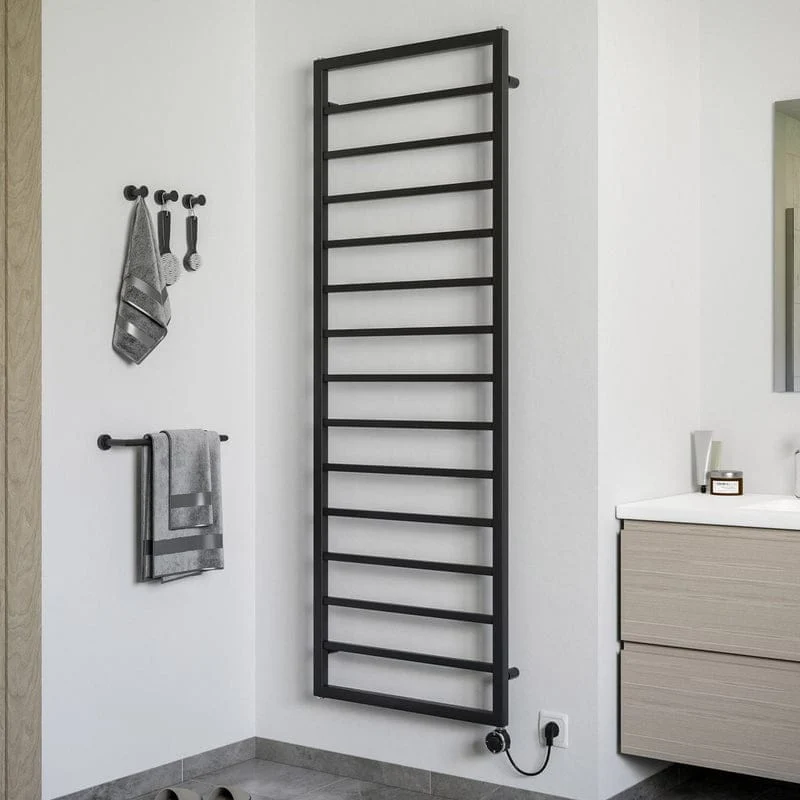 STUROTEC Bath 3 E Badheizkörper 60 x 148 cm, rein elektrisch, mit integr. Raumthermostat