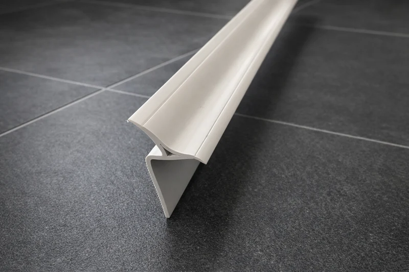 Fugenabdeckprofil – PVC weiß, Duschwanne zur Wand, Art.Nr. BP/25