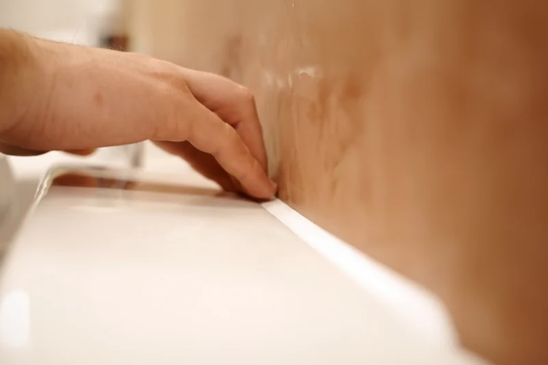 ee·zee Fertigfuge – Silikonfuge ohne Werkzeug für WC, Bidet, Waschtisch