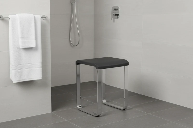 Smedbo LIVING Duschhocker – Aluminium verchromt, 48 cm Sitzhöhe, bis 150 kg, Weiß oder Grau, Art.Nr. FK406 / FK416