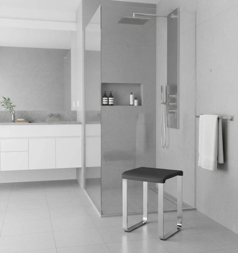 Smedbo LIVING Duschhocker – Aluminium verchromt, 48 cm Sitzhöhe, bis 150 kg, Weiß oder Grau, Art.Nr. FK406 / FK416