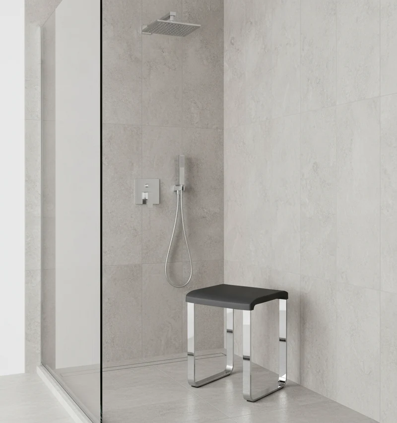 Smedbo LIVING Duschhocker – Aluminium verchromt, 48 cm Sitzhöhe, bis 150 kg, Weiß oder Grau, Art.Nr. FK406 / FK416