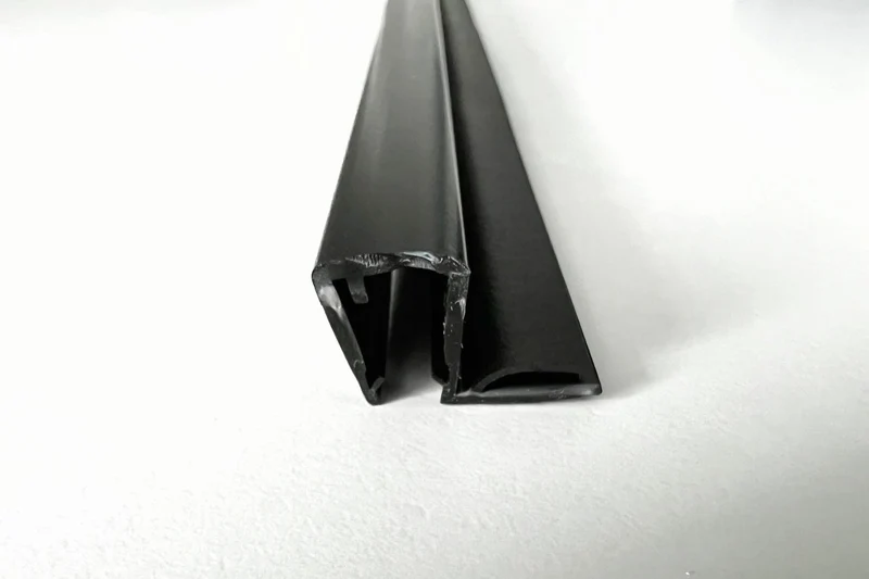 Schwarze Anschlagdichtung – 90° ohne Magnet, 4–8 mm, Art.Nr. 5050-B
