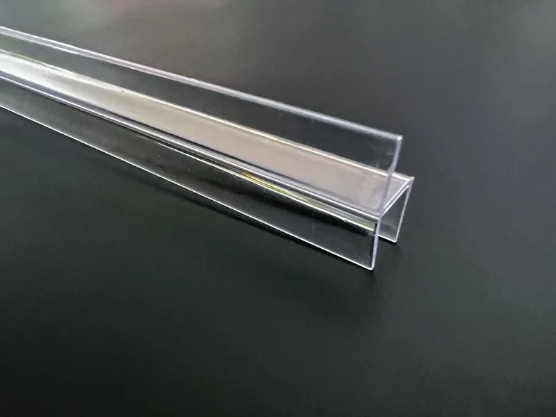 Polycarbonat-Fugendichtung – 180° harter Steg, glasklar, Art.Nr. S003A2