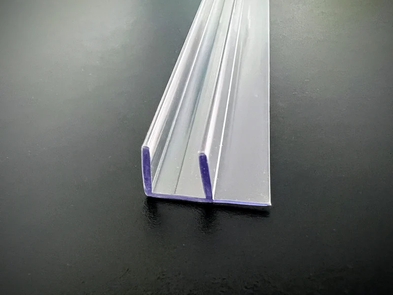 Polycarbonat-Überlappungsdichtung – 90°-Lippe, glasklar, Art.Nr. S004