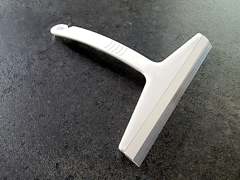 Duschabzieher Riva – weiche Abziehlippe für streifenfreies Glas, Made in Germany