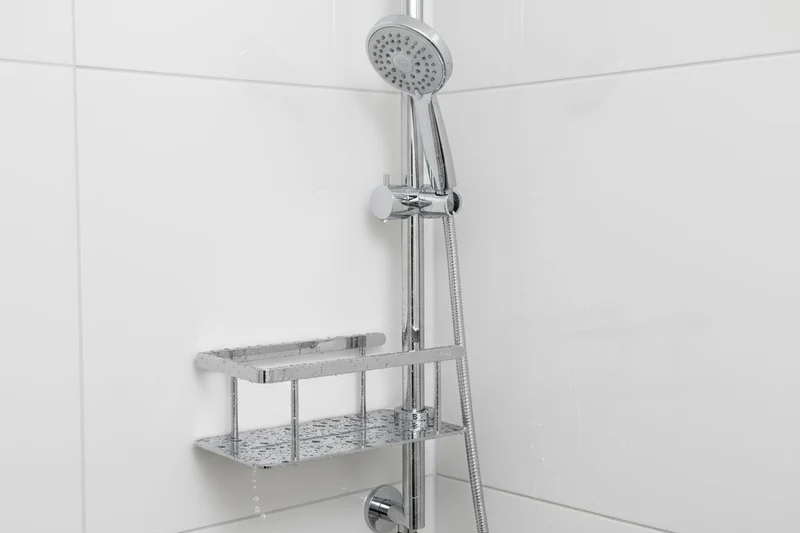 Smedbo Sideline Duschkorb – 200 × 110 mm für Brausestange, 2 Farben, Art.Nr. DK3008