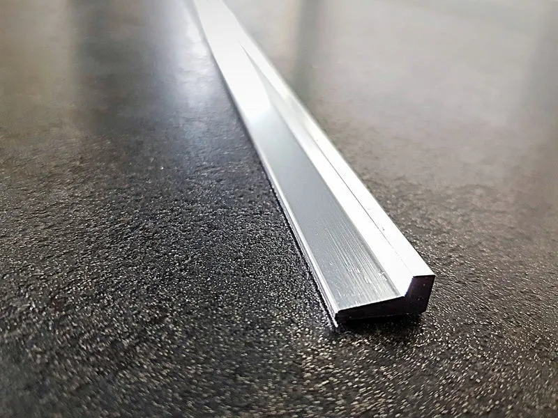 Schwallschutzprofil 8x15 mm, Aluminium glänzend, 100 oder 200 cm, Art.Nr. 52.05.0010
