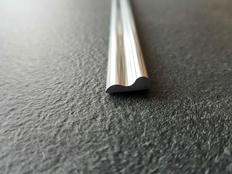 Geschwungenes Schwallprofil – Alu 15 × 6 mm, silber matt, Art.Nr. 2967