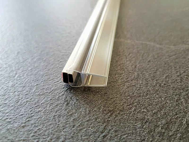 Magnetstreifen selbstklebend – 8 × 3,8 mm, 200 cm, für 6/8 mm Glas, Art.Nr. 6099