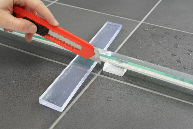 Transparente Unterlagen für rahmenlose Glasduschen – 6 × 51 mm