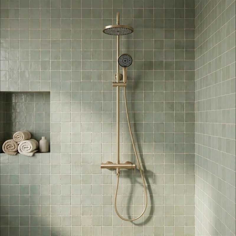 Duschsystem Arcos mit Wannenauslauf – Gold Matt