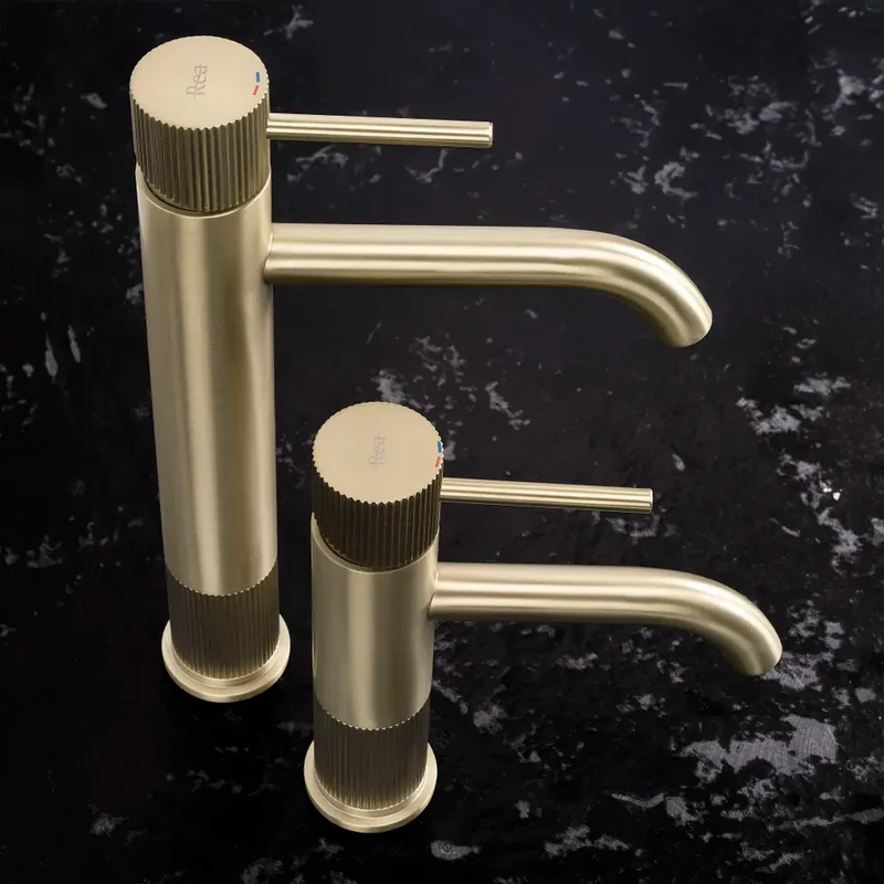 Armatur Lungo Stripe Gold Matt Low