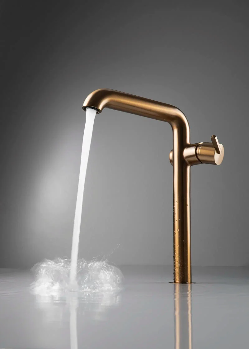 DEANTE Silia Waschtischarmatur hoch mit seitlichem Hebel // gebürstete Bronze // BQS-C24K